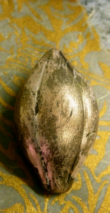 Italian basil liqueur and fresh basil ganache in Ecuador 100% & Caribbean 66%