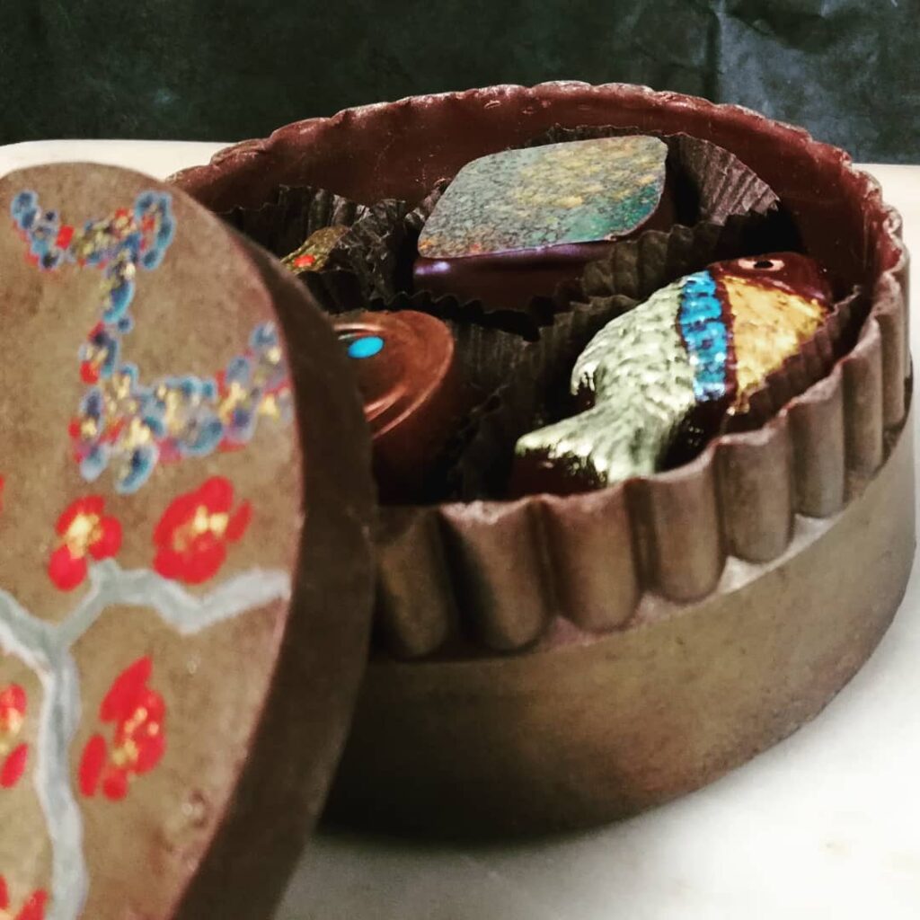 Chocolate "Jewelry" Box with Eight Bonbons