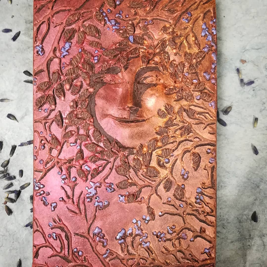 EMERGENCE - Edible chocolate sculpture cast in Ecuador "Aponvinces" HCP no.10 heirloom chocolate.Original sculpture by Theresa Morehouse, cast in chocolate by Richard Tango-Lowy, handpainted by Rachel Comstock.#chocolatier @conexionchocolate @heirloomcacao #theresamorehouse