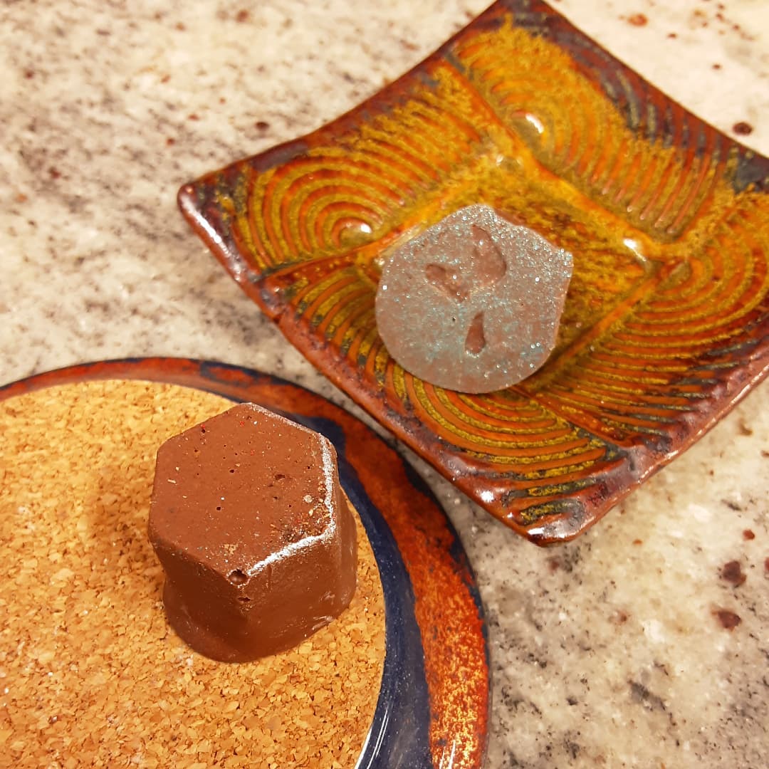 FRAMEWORK: dark chocolate pecan gianduja and silk rd spice with malty milk chocolate#chocolatier #gianduja #mosaicSmall tilesLittle detailsParts of a wholeBeginningsWell framed